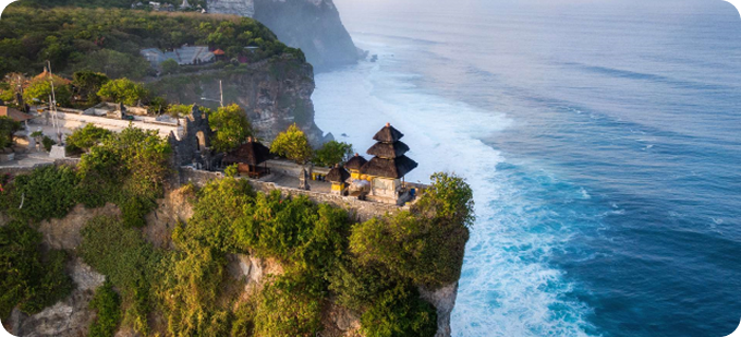 Храм Улувату<br> (Pura Luhur Uluwatu)