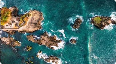 Над волнами